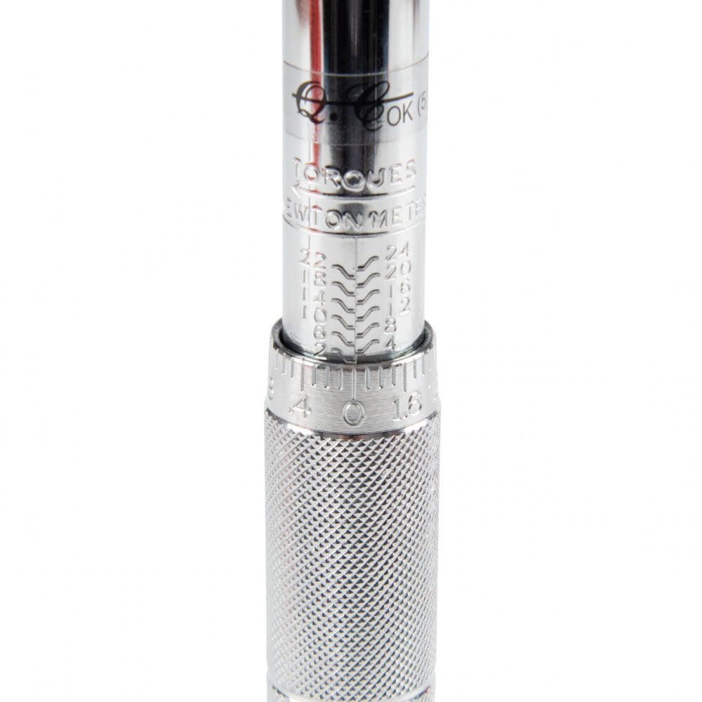 Ключ динамометрический 1/4", 2-24 Нм, в пластиковом кейсе МАСТАК 012-20024C